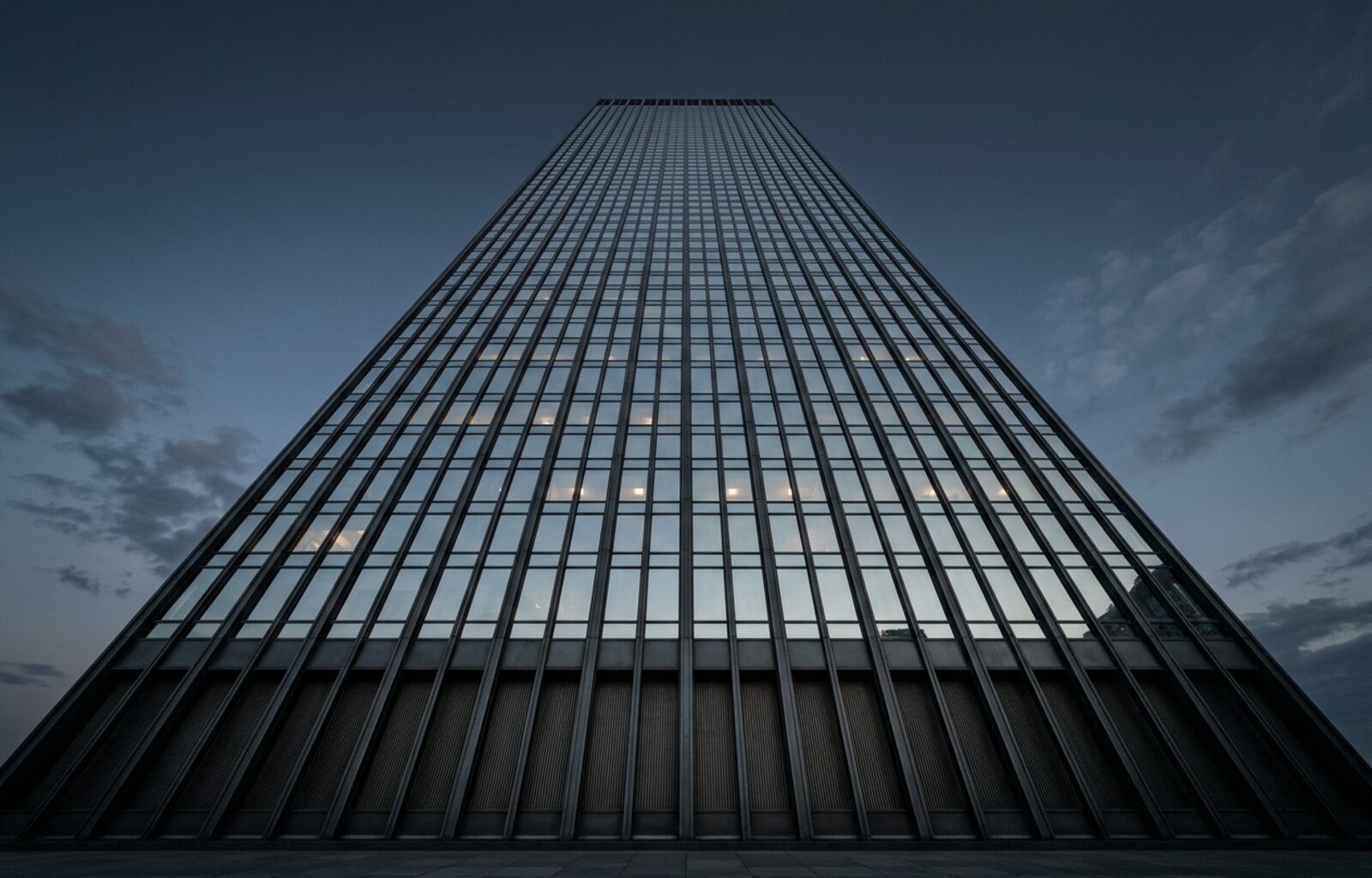 Quiet trading terminal at rest — why MCG is not a Bitcoin trading service